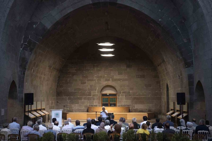 Vali Çiçek Ve Başkan Büyükkılıç Eyvan Sohbetleri’ne Katıldı