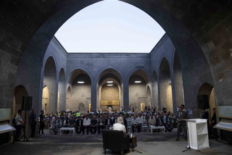 Vali Çiçek Ve Başkan Büyükkılıç Eyvan Sohbetleri’ne Katıldı