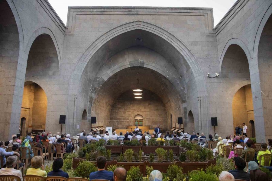 Vali Çiçek Ve Başkan Büyükkılıç Eyvan Sohbetleri’ne Katıldı