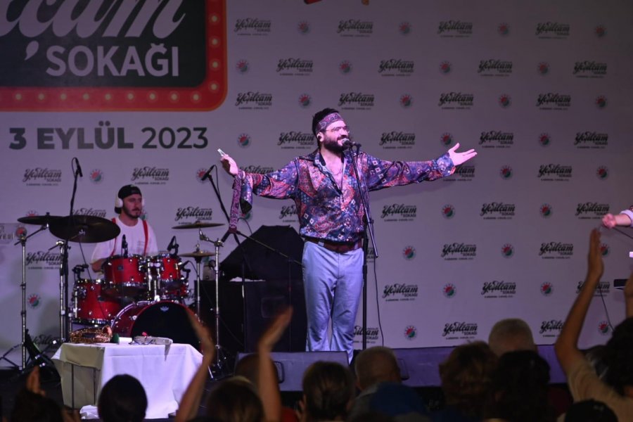 Kepez’in Nostaljik Yeşilçam Sokağı Açıldı