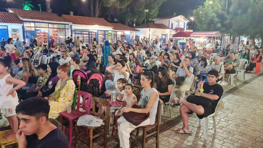 Kepez’in Nostaljik Yeşilçam Sokağı Açıldı