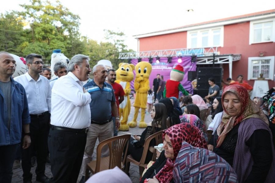 Gürpınar Sakinleri ’mahalle Buluşması’nda Bir Araya Geldi