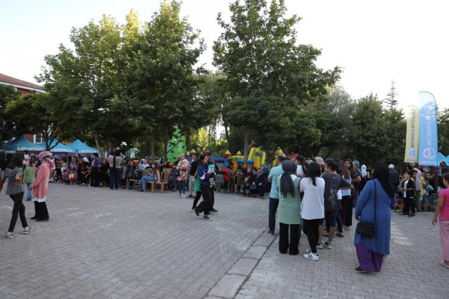 Gürpınar Sakinleri ’mahalle Buluşması’nda Bir Araya Geldi