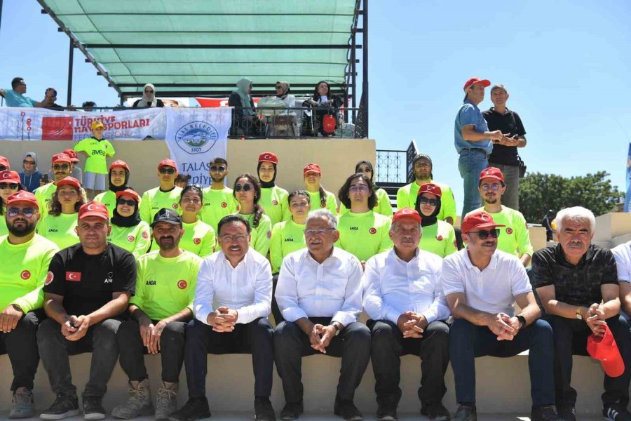 Yamaç Paraşütü Türkiye Şampiyonası Mesafe Yarışması Başladı