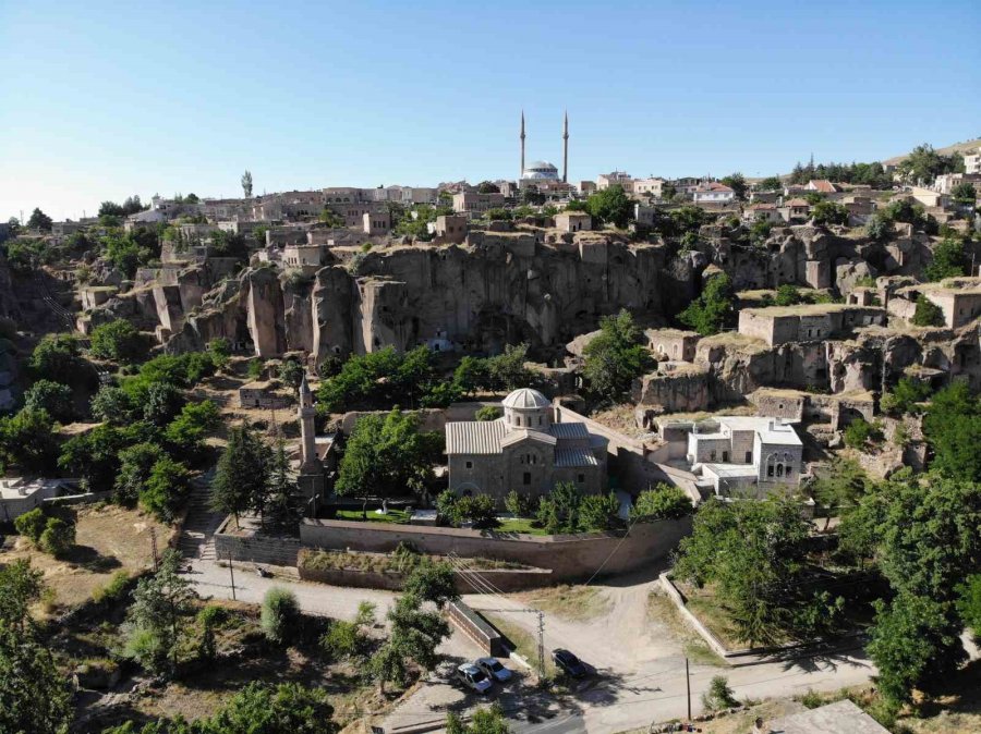 17 Asırlık Kilise Camii İhtişamıyla Turistleri Cezbediyor