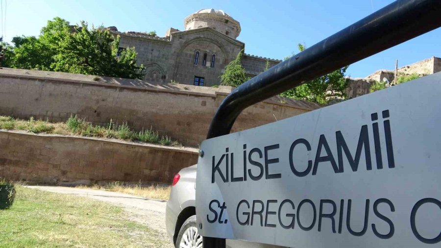 17 Asırlık Kilise Camii İhtişamıyla Turistleri Cezbediyor