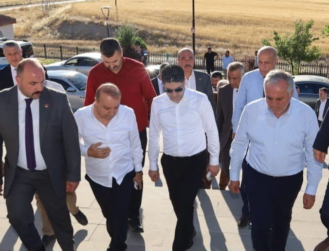 Mhp’li Özdemir Ve İl Teşkilatı’ndan Pınarbaşı’na Ziyaret