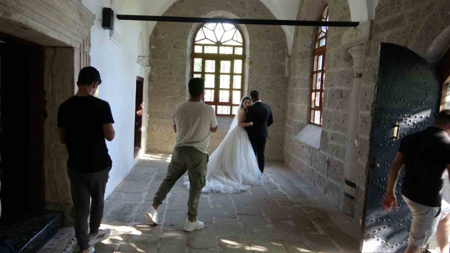 17 Asırlık Kilise Camii İhtişamıyla Turistleri Cezbediyor