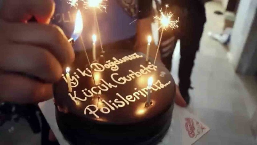 Kayseri Polisinden Alkışlanacak Hareket: Umut’u Doğum Gününde Yalnız Bırakmadılar