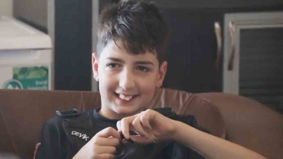 Kayseri Polisinden Alkışlanacak Hareket: Umut’u Doğum Gününde Yalnız Bırakmadılar