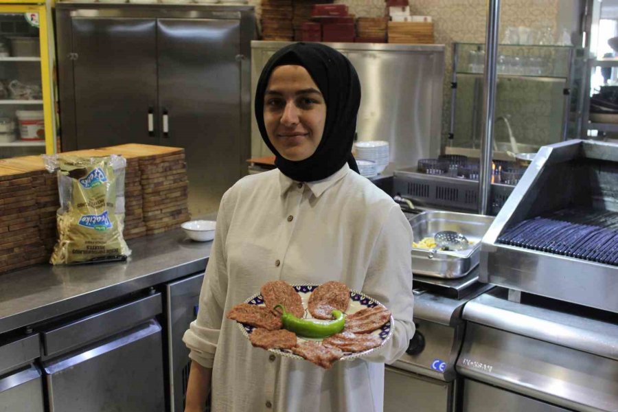 Lezzetli Köfte Dinlenmeden Olmaz