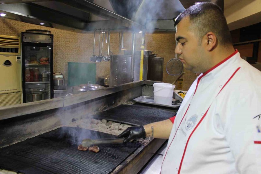 Lezzetli Köfte Dinlenmeden Olmaz