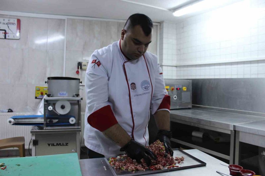 Lezzetli Köfte Dinlenmeden Olmaz