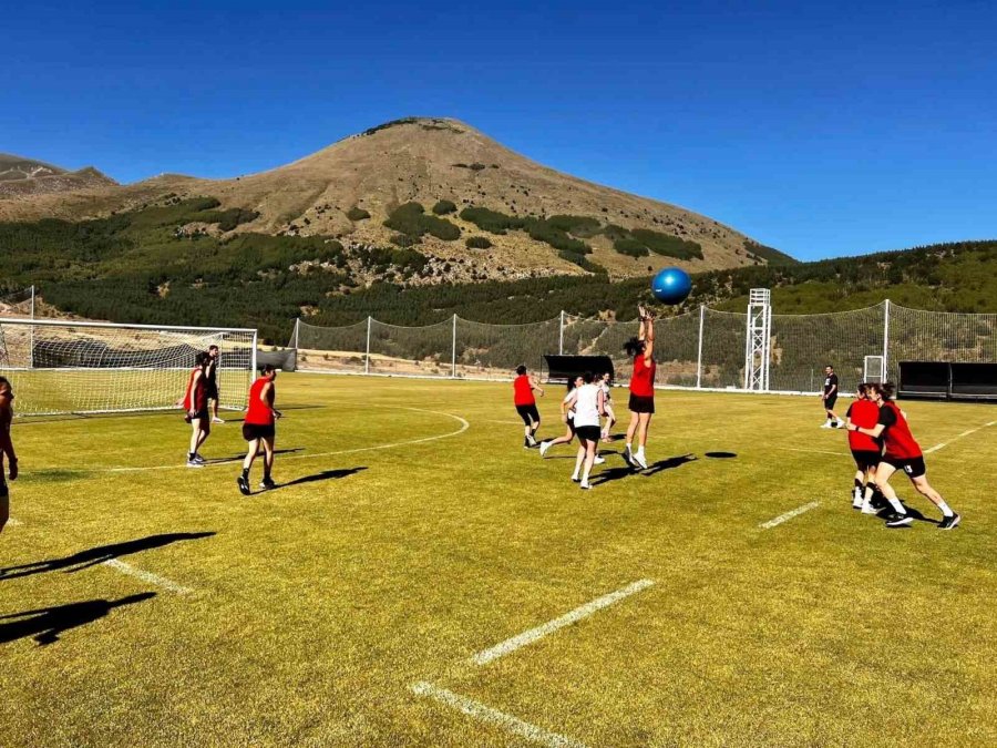 Melikgazi Kayseri Basketbol’un Erciyes Kampı Sona Erdi