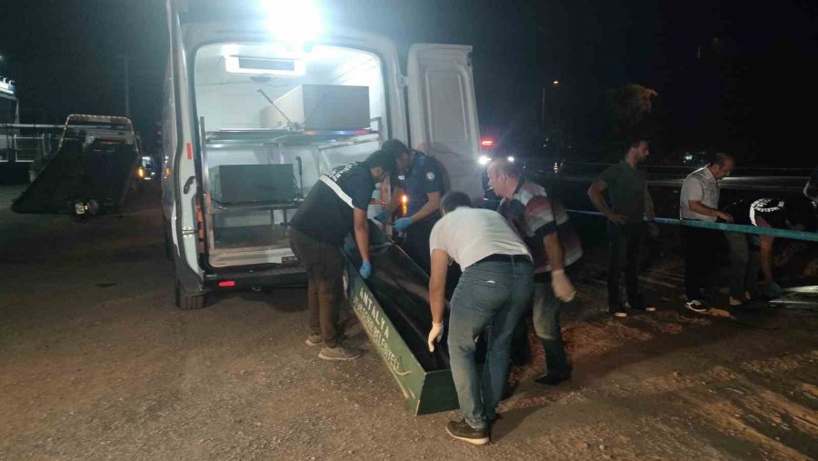 Motosikletiyle Şarampoldeki Taş Yığınına Çarpan Sürücü Hayatını Kaybetti