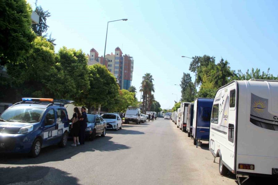 Antalya’da Zabıtadan Karavan Operasyonu