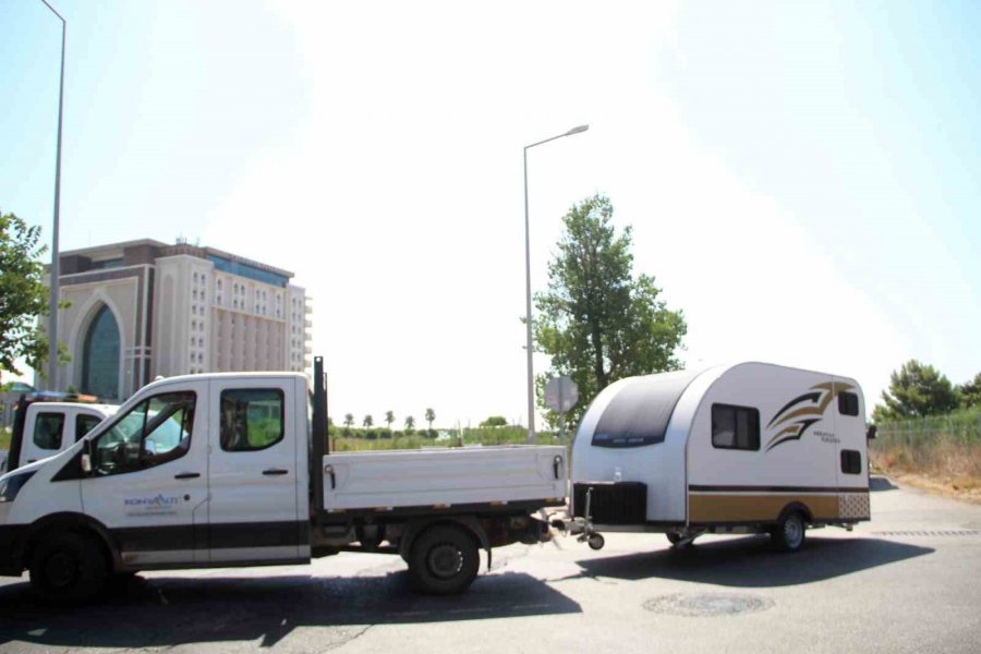 Antalya’da Zabıtadan Karavan Operasyonu