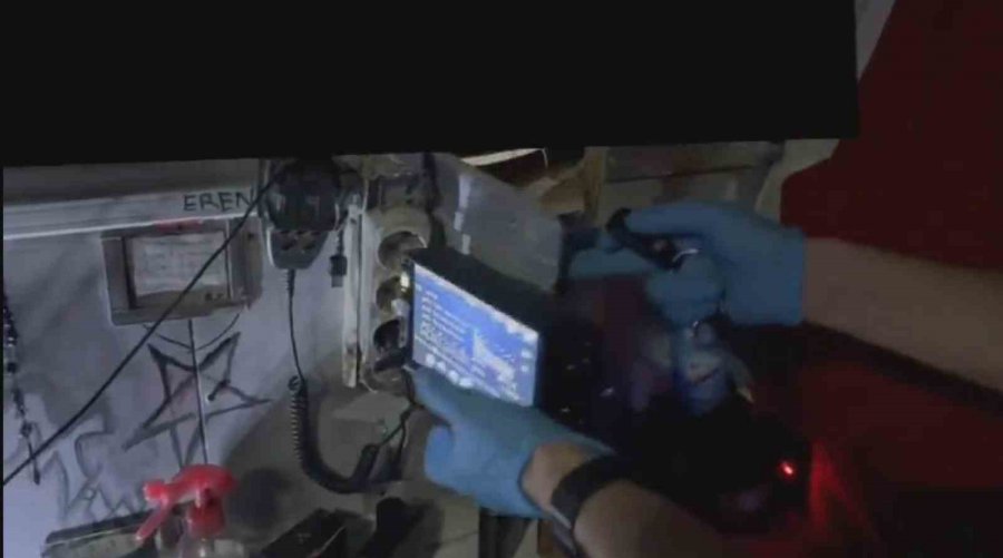 Uyuşturucuyu Gizlemek İçin Uzaktan Kumandalı Duvar Yapmışlar