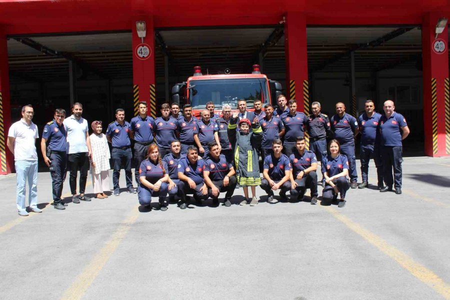 Zihinsel Ve Bedensel Engelli Umut’un ’itfaiye’ Hayali Gerçek Oldu