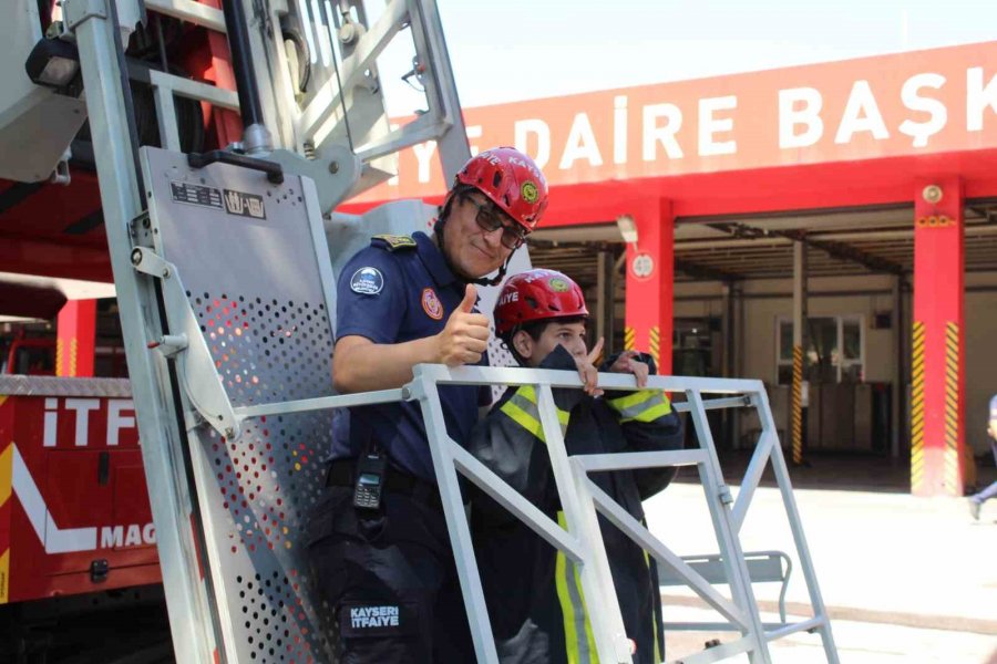 Zihinsel Ve Bedensel Engelli Umut’un ’itfaiye’ Hayali Gerçek Oldu