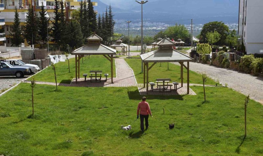 Kepez Belediyesi, İhale Yöntemiyle 13 Mahalle Parkı İnşa Ediyor