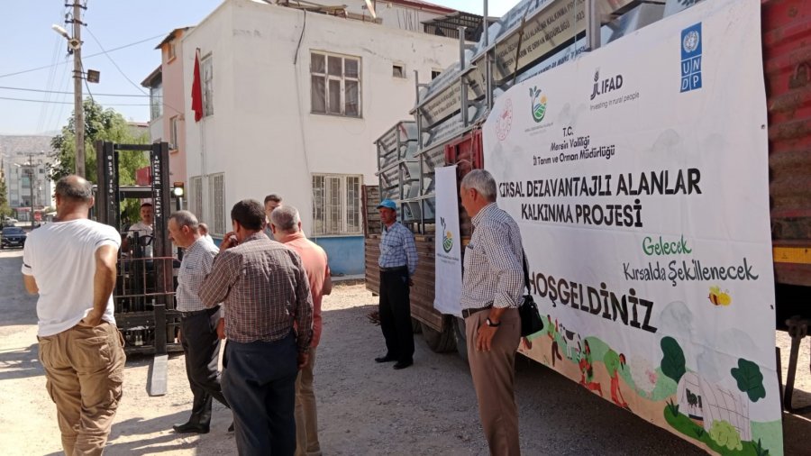 Mersin’in Mut İlçesine 42 Hayvan Sulama Teknesi Dağıtıldı