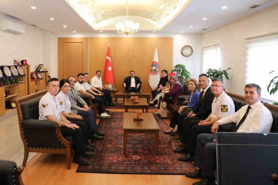 Şehit Uzman Çavuşun Ailesine Evi Teslim Edildi