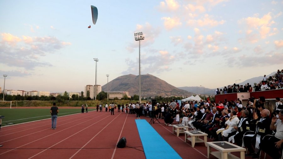 Erü Spor Bilimleri Fakültesi’nde Mezuniyet Heyecanı