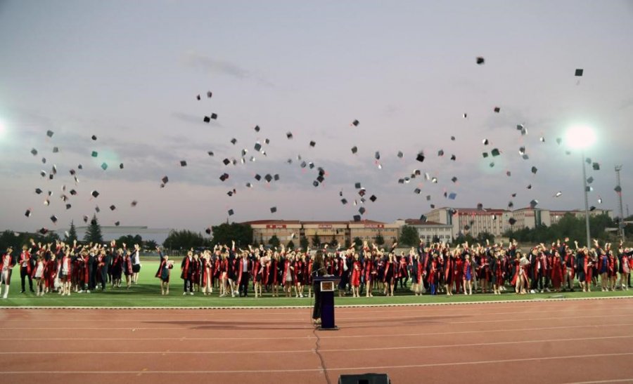 Erü Spor Bilimleri Fakültesi’nde Mezuniyet Heyecanı