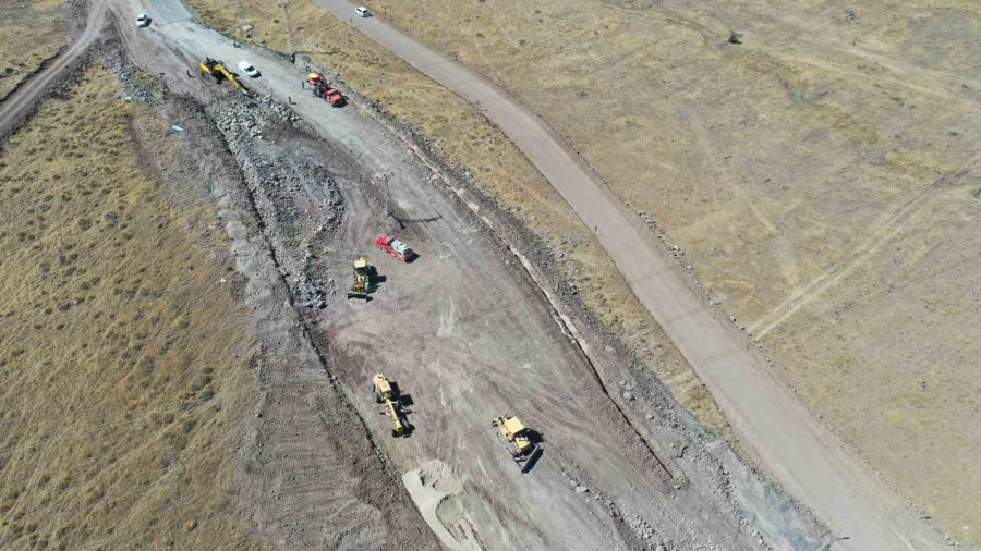 Büyükşehir’den Çevril-taşhan Arasındaki Yolda Önemli Çalışma