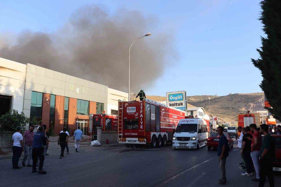 Kayseri’de Koltuk Fabrikasında Yangın