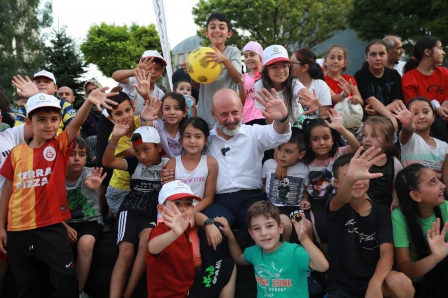 Başkan Çolakbayrakdar: “etkinliklerimizle Sokaklar, Cıvıl Cıvıl Çocuk Sesleriyle Şenleniyor”