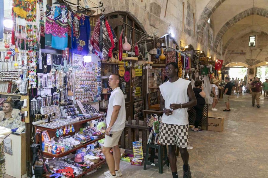 Değişim Programıyla Gelen Öğrenciler Mersin’in Güzelliklerine Doyamadı