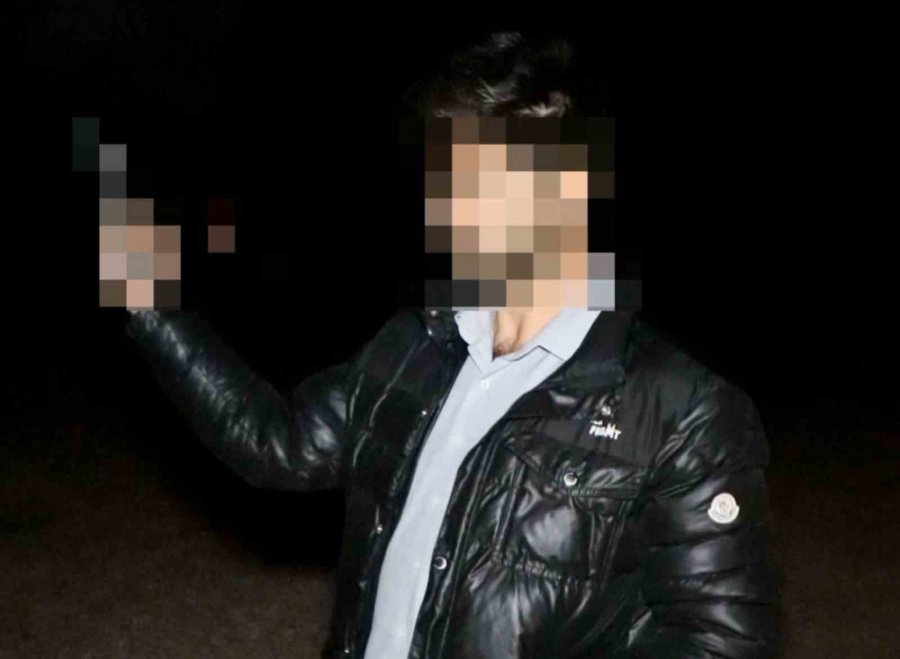 Havaya Ateş Açan Şüpheli 2 Tabancayla Suçüstü Yakalandı