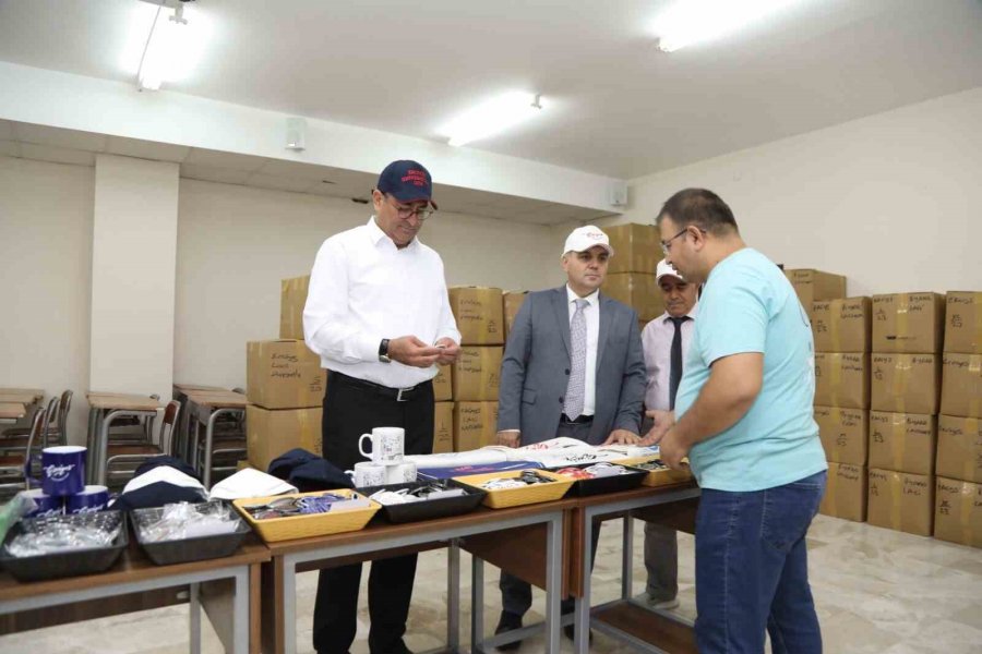 Rektör Altun, Erü Store Deposunu İnceledi