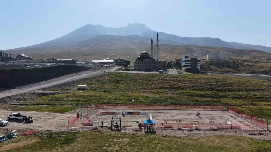 Büyükkılıç: "büyükşehir İle Erciyes Dağı’nda Dünyada Bir İlk Yaşanacak"