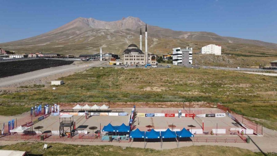 Büyükkılıç: "büyükşehir İle Erciyes Dağı’nda Dünyada Bir İlk Yaşanacak"