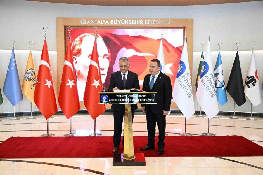 Vali Yazıcı’dan Başkan Böcek’e Veda Ziyareti