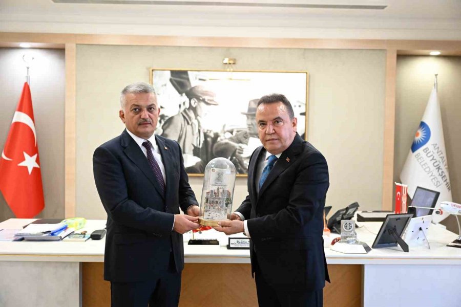 Vali Yazıcı’dan Başkan Böcek’e Veda Ziyareti