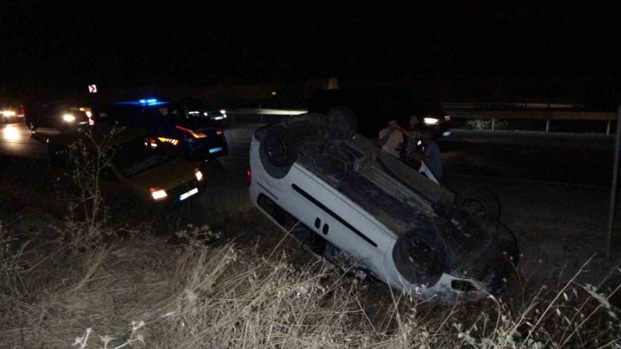 Manavgat’ta Otomobil Takla Attı: 2 Yaralı