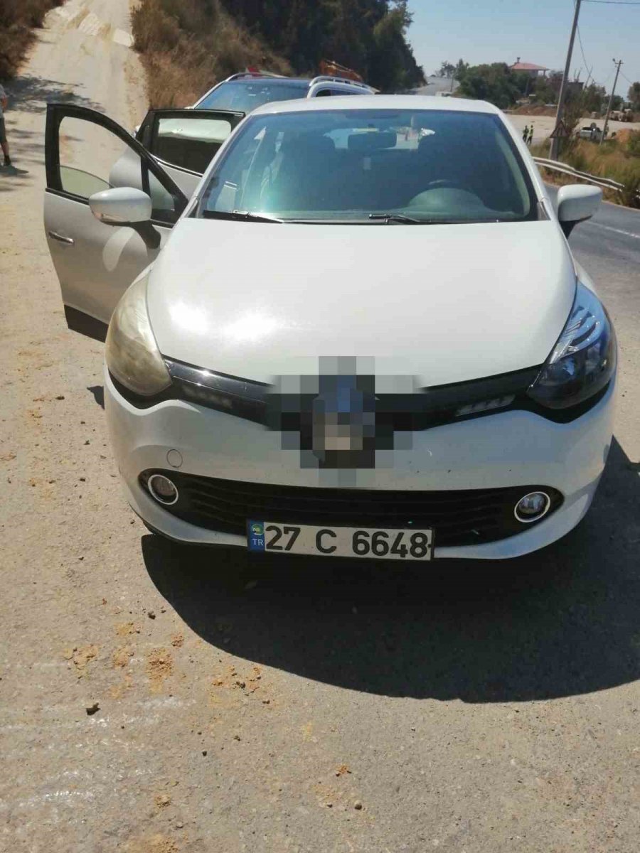 3 Aracın Karıştığı Kazada 3 Kişi Yaralandı