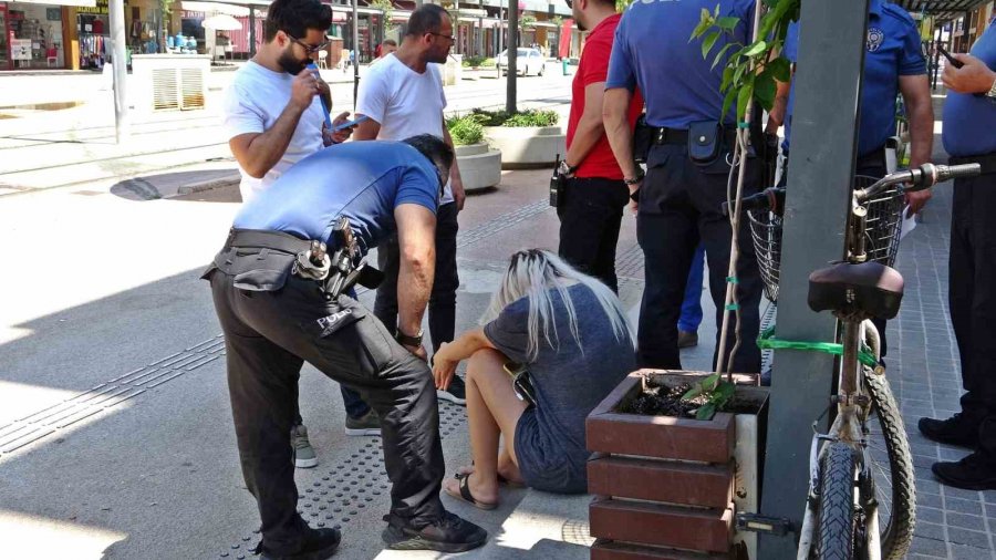 Antalya’da Kıskançlık Krizinde Kan Aktı, Genç Kadın Gözyaşlarına Boğuldu