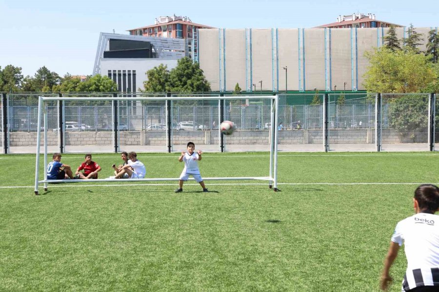 Büyükşehir Belediyesi İle Yaz Dolu Dolu Geçiyor