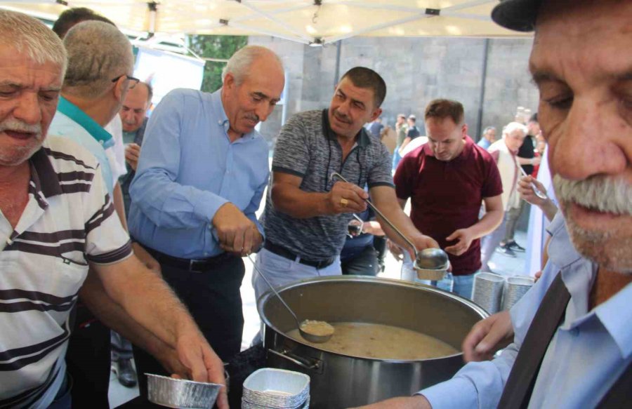 Lokantacılar Ve Pastacılar Odası’ndan 10 Bin Kişilik Aşure
