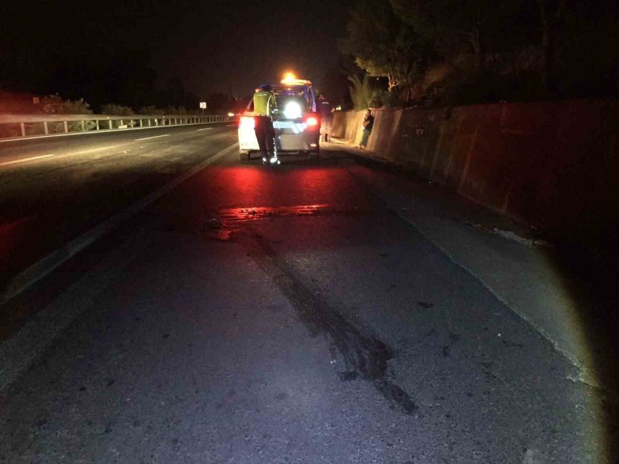 Antalya’da Traktör Yayaya Çarptı: 1 Yaralı