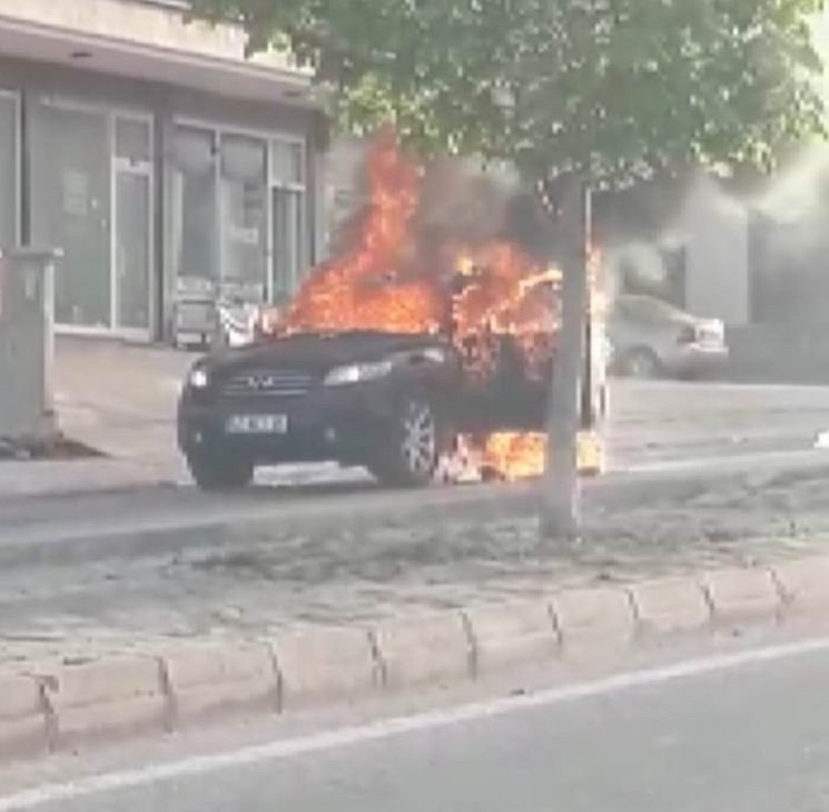 Uzmanlardan Aşırı Sıcak Havalarda Araç Yangınlarına Karşı Uyarı