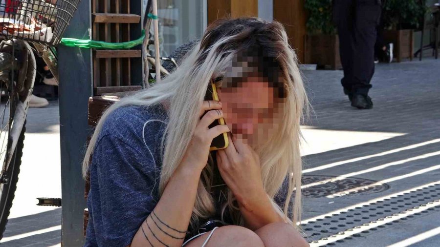 Antalya’da Kıskançlık Krizinde Kan Aktı, Genç Kadın Gözyaşlarına Boğuldu