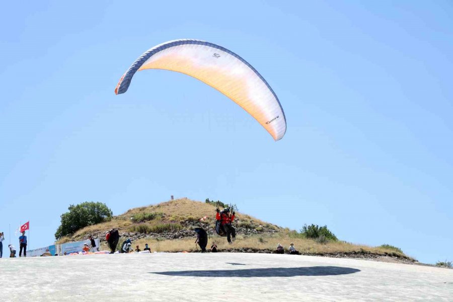 Yamaç Paraşütü Organizasyonuna Yarışmacılardan Tam Not