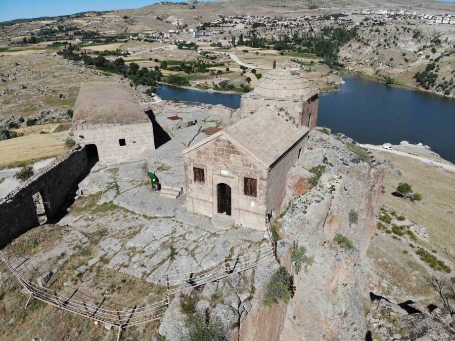 Aksaray’daki Yüksek Kilise Ziyaretçilerini Ağırlıyor
