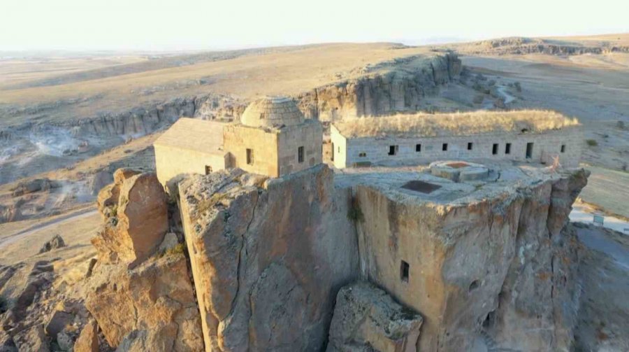 Aksaray’daki Yüksek Kilise Ziyaretçilerini Ağırlıyor